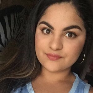 Meet your Posher, Rubi